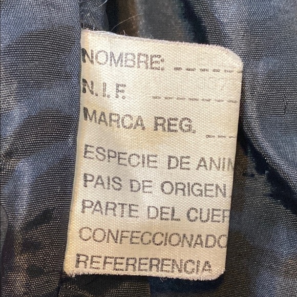 VNTG Black Leather Jacket with Oversized Fit and Lapel Design - Picture 8 of 11